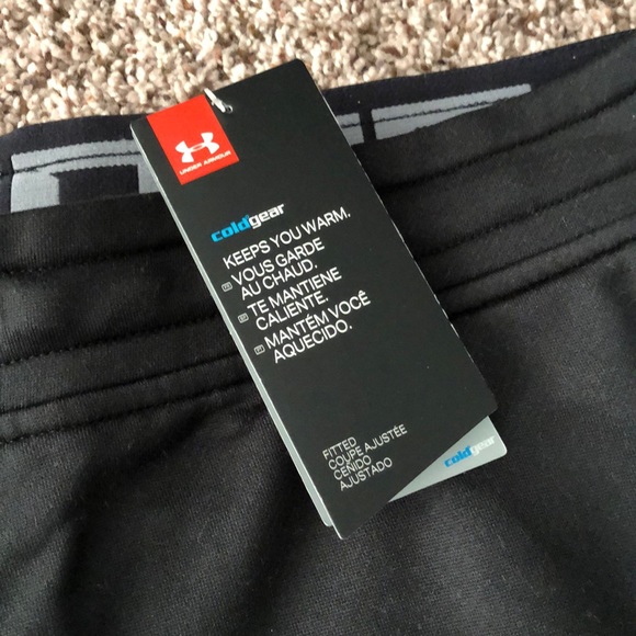 Under Armour 3/4 length Shorts | LG | New w Tag - Picture 2 of 8